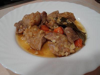 Carne de cerdo estofada