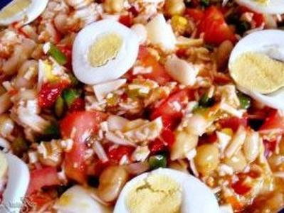 Salpicón de legumbres con surimi